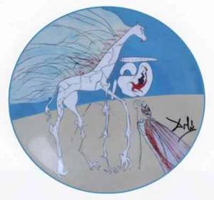 Salvador Dalí (Después) “Jirafa Saturnienne” - Edición Limitada. Plato de porcelana Limoges - Imagen 1 de 2