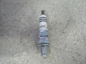 NOS NGK Spark Plug Iridium IX 7274 CR6HIX - Foto 1 di 3