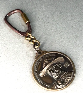 Robert Baden Powell Keyring Vintage Cast Metal Medal World Chief Scout Brass - Picture 1 of 5