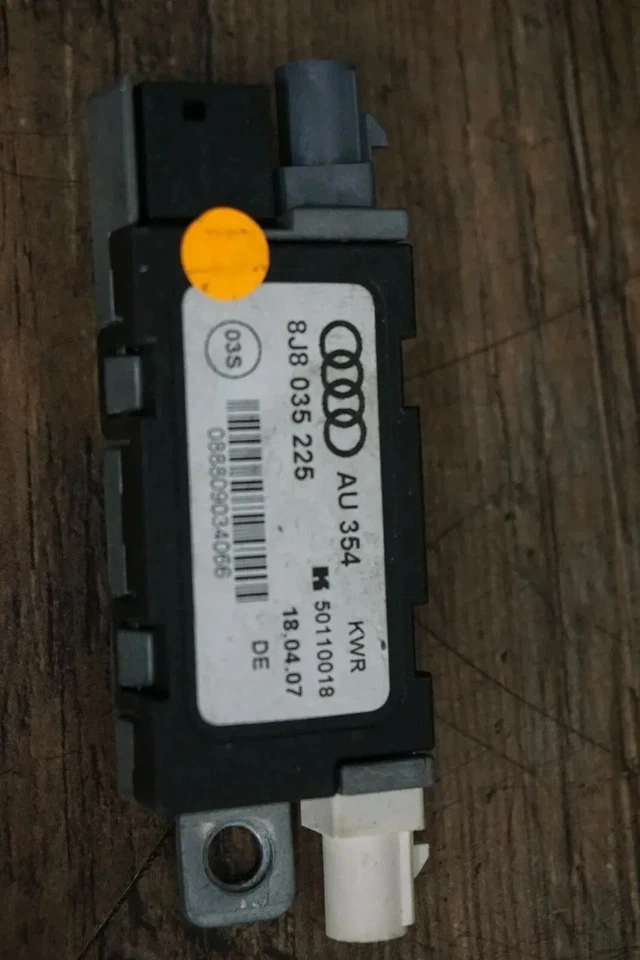 Audi Tt TTS Ttrs 8J Amplificatore Antenna 8J8035225 S LINEA Amplificatore - Immagine 1 di 1