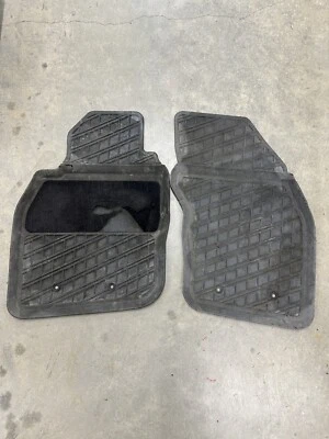 Комплект резиновых напольных ковриков передних для любой погоды 1995-2004 Volvo S40 V40 подлинные от оригинального производителя серые - Изображение 1 из 4