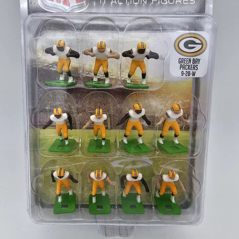 NFL Tudor Electric Football 11 Action Figures Green Bay Packers 9-20-D Sealed Cover