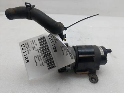 2013-2014 MERCEDES GL CLASS Coolant Pump - OEM - Image 1 of 4