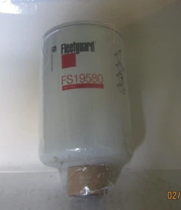 Fleetguard FS19580 NOS Fuel Filter - Picture 1 of 4