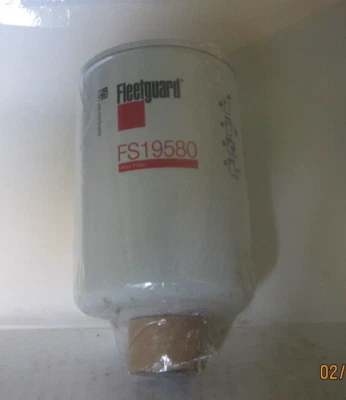 Fleetguard FS19580 NOS Fuel Filter - Image 1 of 4
