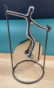 Pete der Pizzaschneider mit Ständer - Aluminium/Edelstahl inspiriert Generationen - Bild 1 von 18