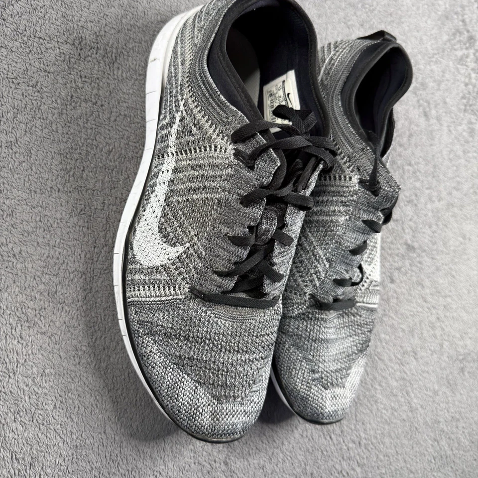 Кроссовки беговые Nike Free TR Flyknit 718785-001 черные Oreo белые женские (размер 12 - Изображение 1 из 4