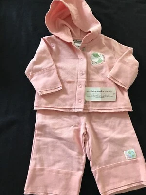 Babyworks(自然)全新带标签 100% 棉针织桃子夹克和裤子 — 第 1/4 张图片