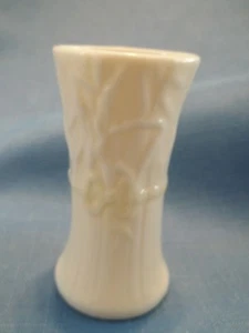 BELLEEK KLEINE TYPHA VASE HOHE GRÄSER KOLBEN GLANZ AKZENTE GRÜN 6. MARKE  - Bild 1 von 4
