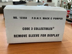 Code 3, 1/64 Scale, FDNY New York Mack C Fire Engine, new - Picture 1 of 6