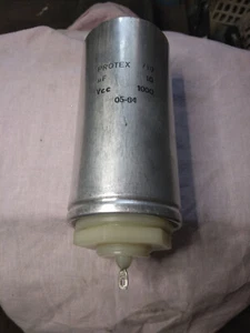 Condensatore VINTAGE a vitone non polarizzato, 10uF 1000V leggere descrizione - Foto 1 di 2