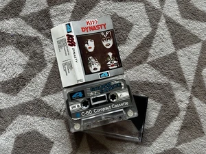 KISS : DYNASTY   THAILAND VINTAGE CASSETTE - Picture 1 of 2