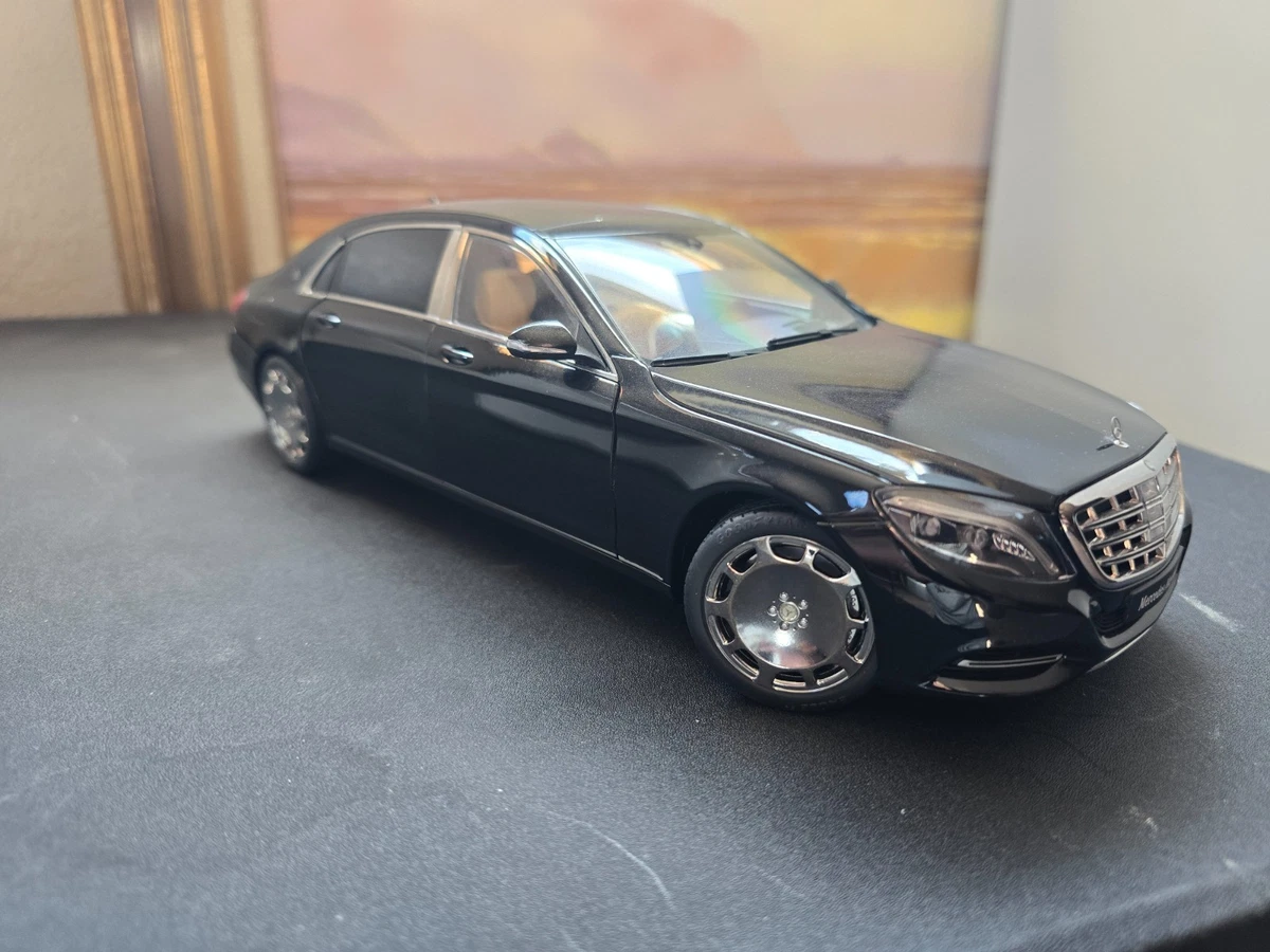 AUTOart Mercedes-Benz 1:18 Scale Contemporary Manufacture Diecast