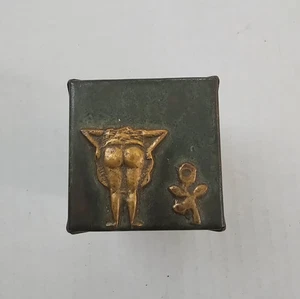 Vintage 't Stokpeerdsje Betty Page Style Burlesque Pin-up Stripper Lid Box Small - Picture 1 of 6