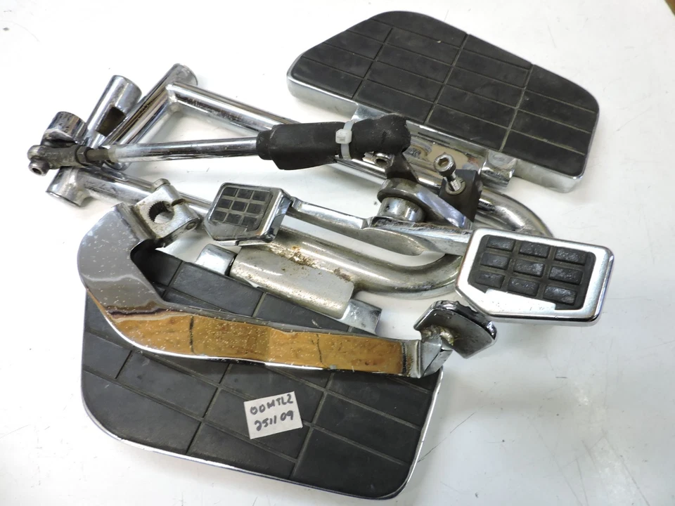 GOLDWING 1500 GL 1500 FOOTREST FLOOR BOARD PEG STEP DRIVER - Image 1 of 4