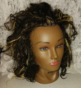 Maniquí de Cosmetología Burmax Naomi Cabeza Práctica Corte - Imagen 1 de 6