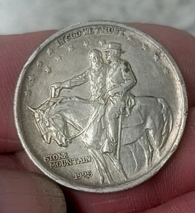 1925 50c Stone Mountain Half Dollar Comm. Great Looking Slightly Circ. #D7 - Picture 1 of 8