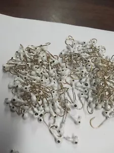 200 1/32oz Jig Heads White #4 Gold Hook - Picture 1 of 3