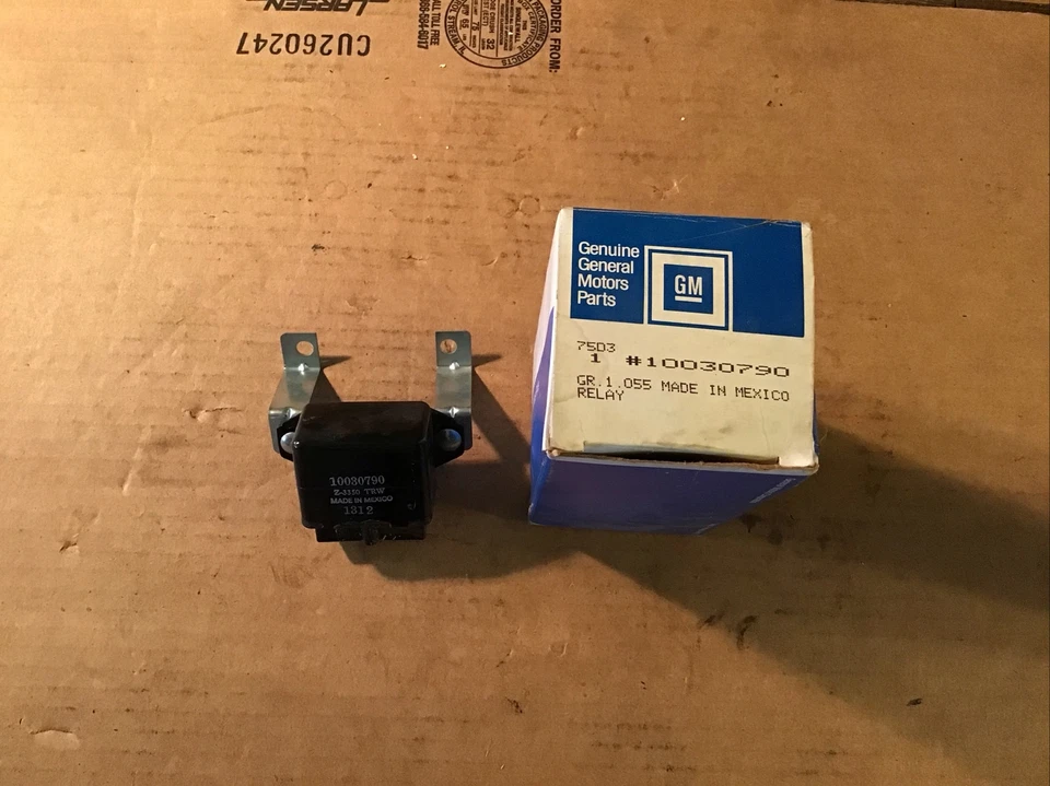 Pontiac J2000 1984-86 con relé de ventilador de refrigerante turboalimentado de 1,8 L nuevo en stock  Foto 1 de 3