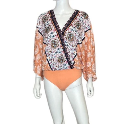 Entro Addison Floral V-Neck Bodysuit Dusty Peach Women’s Sz S - Image 1 of 4