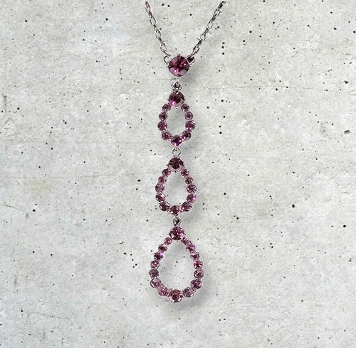 Collana Givenchy con strass viola con metallo tono grigio scuro