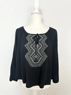 Blusa para mujer Mossimo talla S negra plisada cuello redondo bordada mangas 3/4 Foto 1 de 4