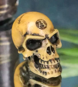 Mini estatuilla gótica calavera ficha de preocupación Lapillus emblema de alquimia de la Nueva Era Wicca - Imagen 1 de 9
