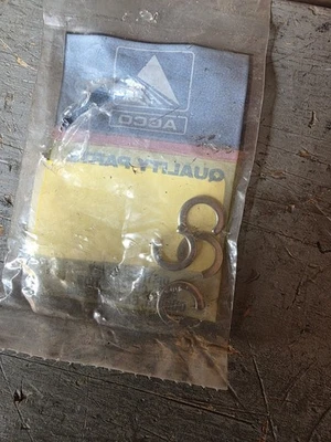 70073925 AGCO Qty. Of 4 Ring For Gleaner A R B C E EIII K F F2 F3 G K2 Combines  - Image 1 of 2