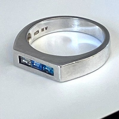 Sterling Silver Channel-Set Blue Cubic Zirconia 4mm Band Ring Signed Size P 1/2 - Image 1 of 4