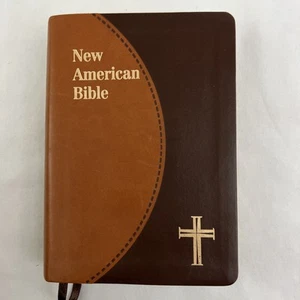 Saint Joseph Personal Size Catholic Bible-NABRE-Illustrated New American Bible - Imagen 1 de 11