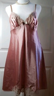 Morgan Taylor атласный Charmeuse кружева отделки ночная рубашка скольжения розово-лиловый размер M  - Изображение 1 из 4