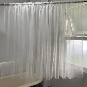 Pair of delicate white vintage net curtains - rod pocket 138 drop bedroom retro - Picture 1 of 10