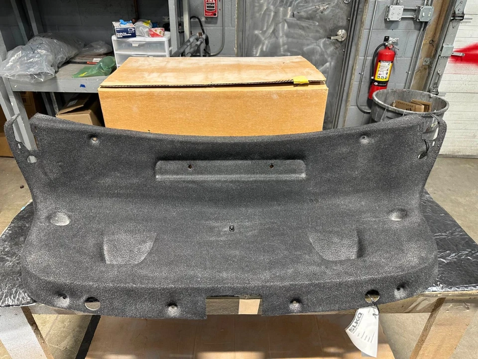 BMW 328I F30 2012-2016 tapa maletero trasero embellecedor Foto 1 de 1