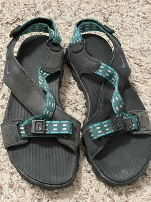 复古耐克 ACG 运动凉鞋女式 7 码二手状况完好蓝绿色 — 第 1/2 张图片