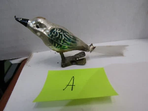 A VINTAGE ORNAMENT CHRISTMAS BIRD MERCURY GLASS SPUN GLASS TAIL CLIP HOLIDAY - Picture 1 of 2