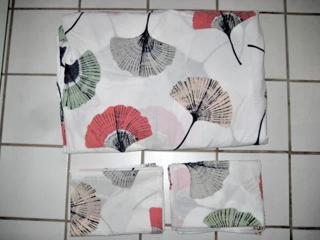 IKEA Tovsippa Ginko Leaf Floral Full/ Queen Duvet Cover & 2 Shams Set - Image 1 of 4