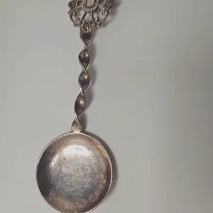 Vintage Norwegen Silber Bonbon Löffel T.K. 40 g versilberter gedrehter Griff verzierte Patina - Bild 1 von 6