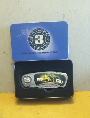 Dale Earnhardt Sr #3 Wrangler Tribute to a Legend The Legend Lives On Knife/Tin - Imagem 1 de 4
