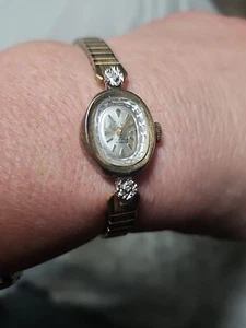 Rare Vintage PAUL MONET GOLD 17 JEWELED INCABLOC SELF WINDing LADIEs WATCH - Picture 1 of 5