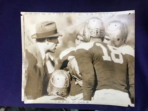 VINTAGE 1940’s LEAHY ERA NOTRE DAME FOOTBALL TEAM ASSOCIATED PRESS WIREPHOTO ARZ - Picture 1 of 12