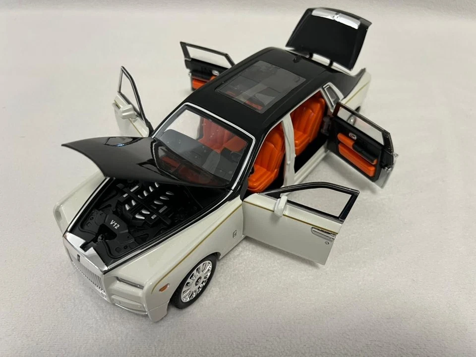 1:18 Rolls-Royce Phantom Car Alloy Model Diecast  Model Collection Kids Gift - Image 1 of 4