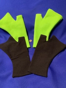Set 2 pr. Fingerless Gloves Wrist warmers Lime Green Fleece + Black knit S/M - Picture 1 of 2