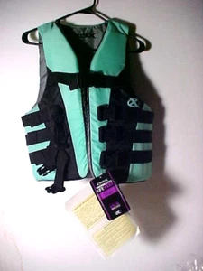 DBX VectorSeries Schwimmweste Typ III PFD Erwachsene klein/mittel 4 Schnallen unbenutzt Neu mit Etikett - Bild 1 von 10