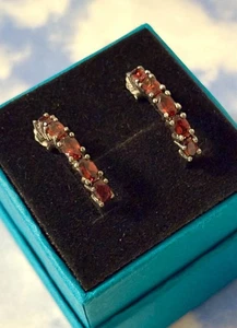 Pendientes de medio aro 925 de 5 piedras granate real de plata esterlina Ross Simons de diseñador - Imagen 1 de 2