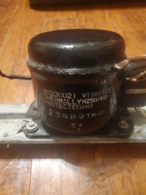 Mini compresor nevera vintage 110-115v 50/60Hz _ De SANYO  Foto 1 de 4