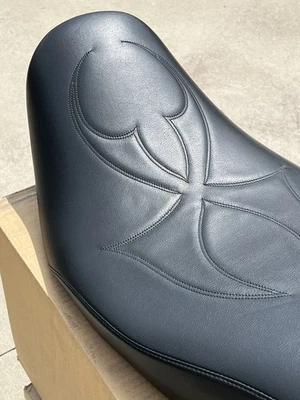 OEM Harley-Davidson Stripper Seat 97-07 Road King Touring FLHR Stitched 53355-02 - Image 1 of 4