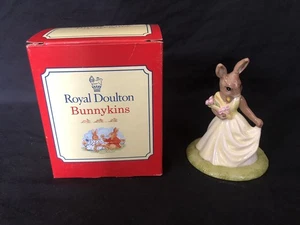 ROYAL DOULTON BUNNYKINS 'WITH LOVE BUNNYKINS' DB269 2002 + box - Picture 1 of 3