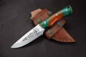 CUCHILLO SKINNER DE ACERO GRABADO HECHO A MANO DE 8" CON MANGO DE RESINA CON FUNDA - Imagen 1 de 6