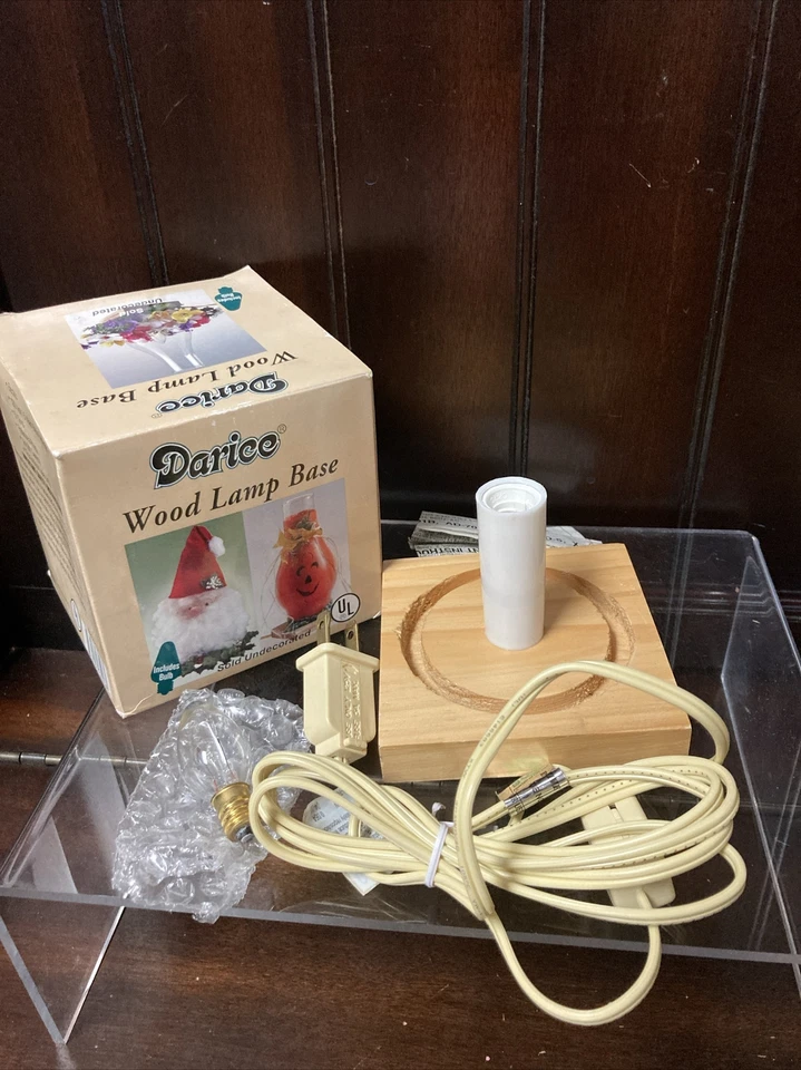 "Lámpara de madera Darice de colección base de 3"" para artesanía floral acento acebo pantalla huracán" Foto 1 de 4