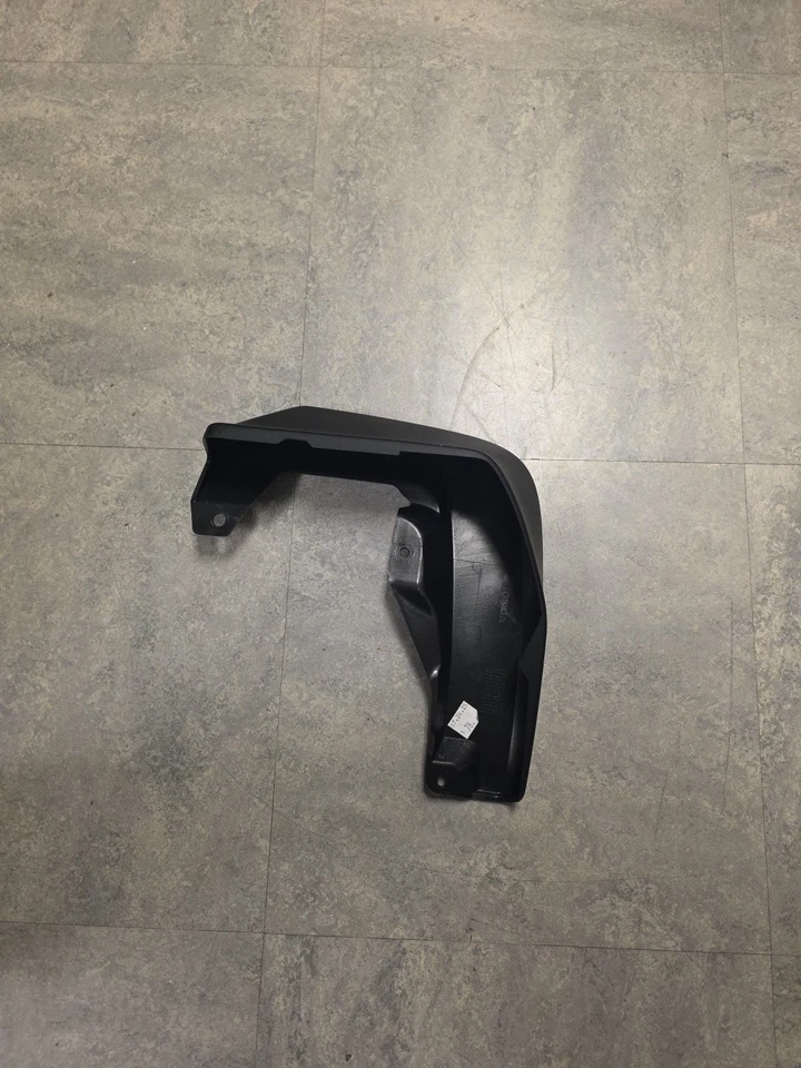 Honda CR-V 2023-2025 Front Left Splash Guard - Image 1 of 3